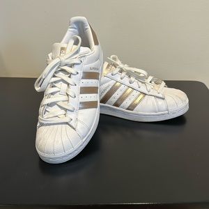 Adidas Superstar White and Gold Sneakers 👟